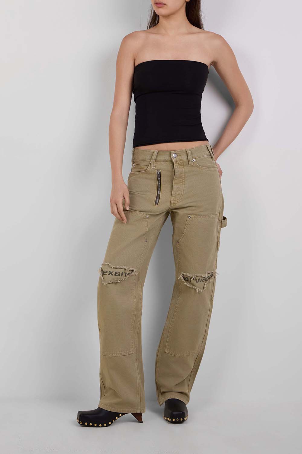 מכנסיים בגזרה רחבה